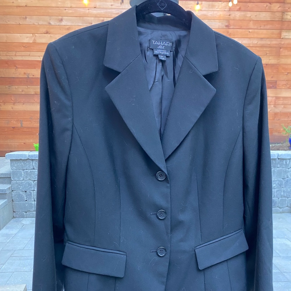 Tahari jacket black. Size 14.